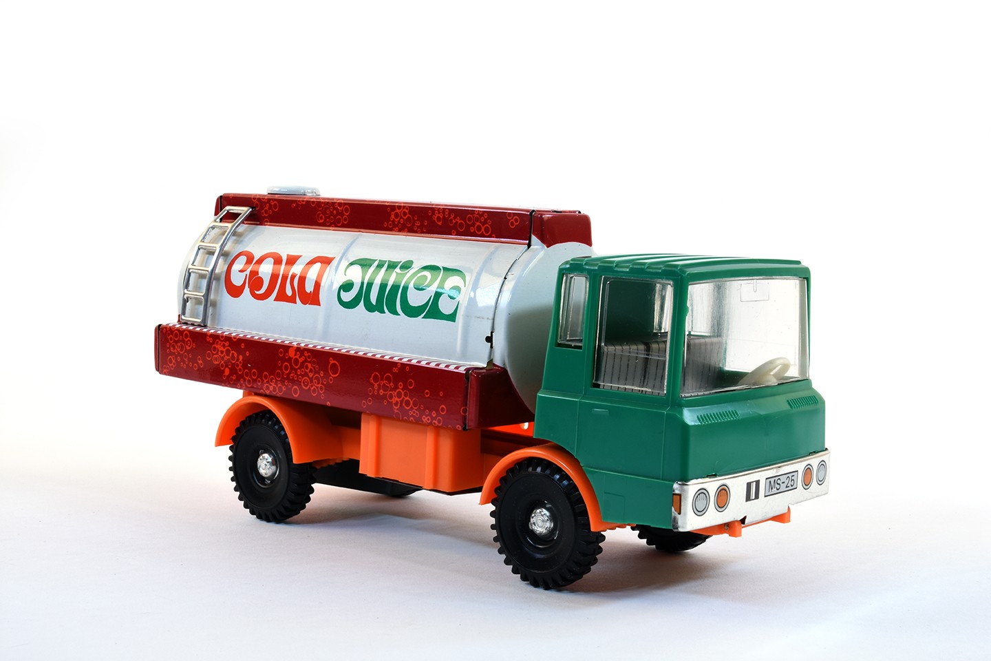 Tankfahrzeug "Juice Cola" (Grünes Fahrerhaus) (Stadtmuseum Brandenburg an der Havel - Frey-Haus CC BY-NC-SA)