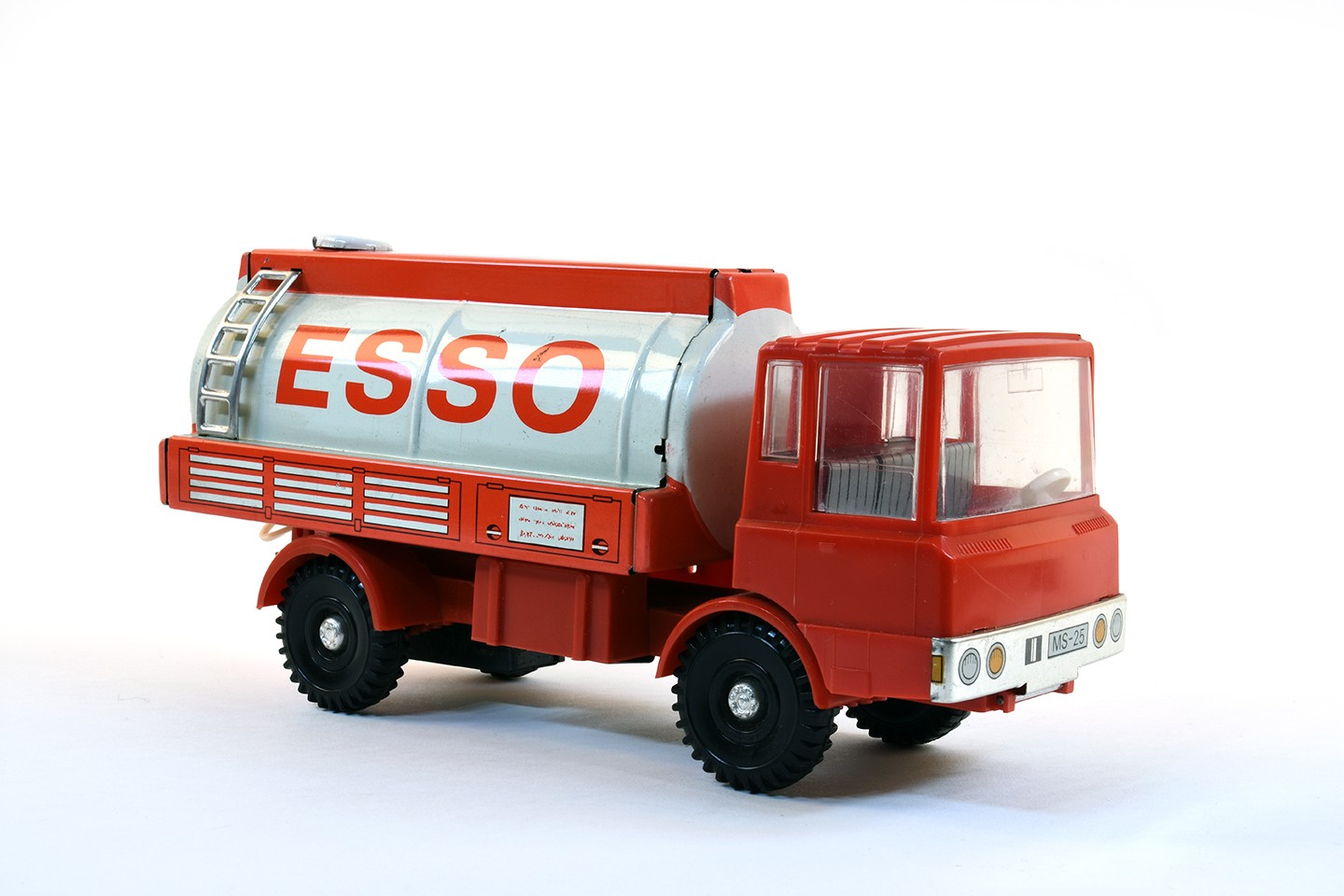 Tankfahrzeug "Esso" (Stadtmuseum Brandenburg an der Havel - Frey-Haus CC BY-NC-SA)