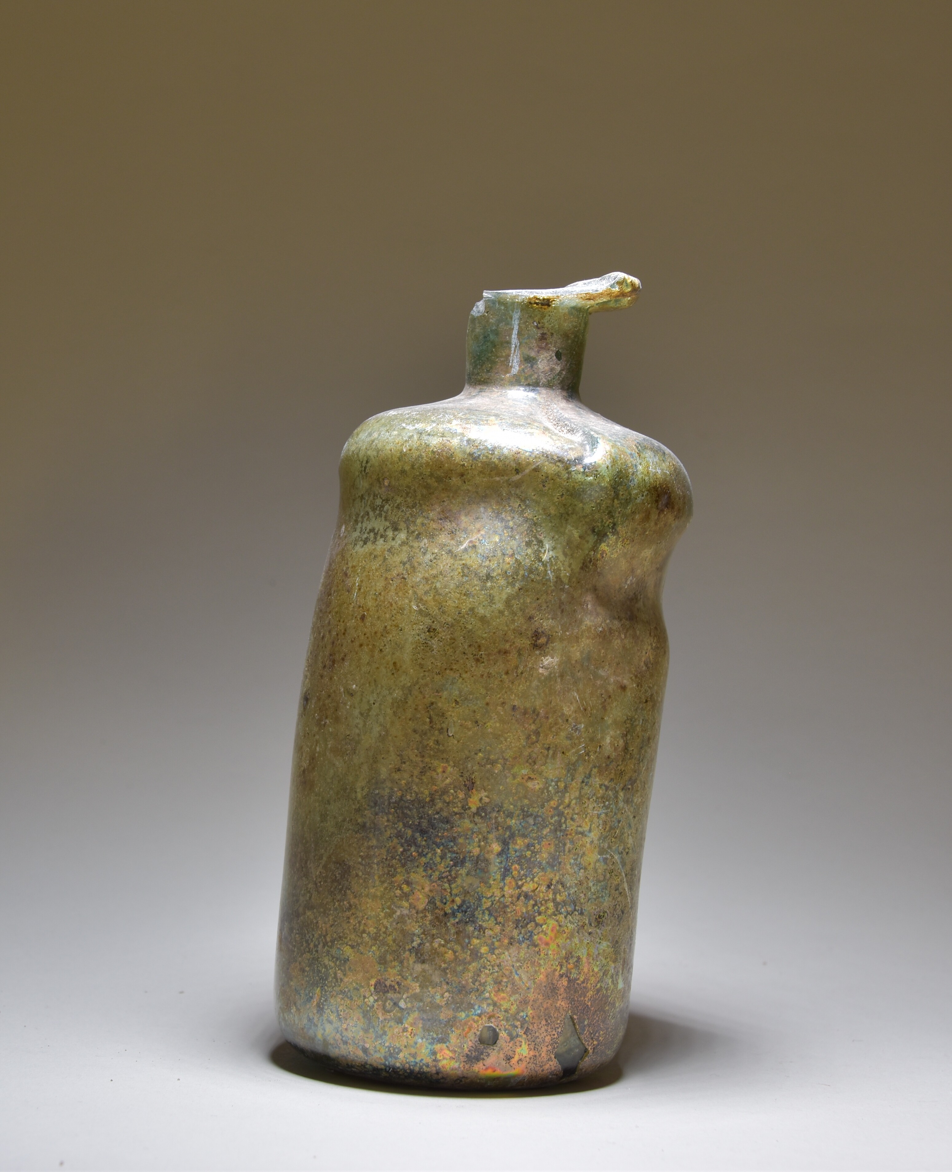 Kleine Rundflasche aus einer Apotheke (Brandenburgisches Landesamt für Denkmalpflege und Archäologisches Landesmuseum CC BY-NC-SA)