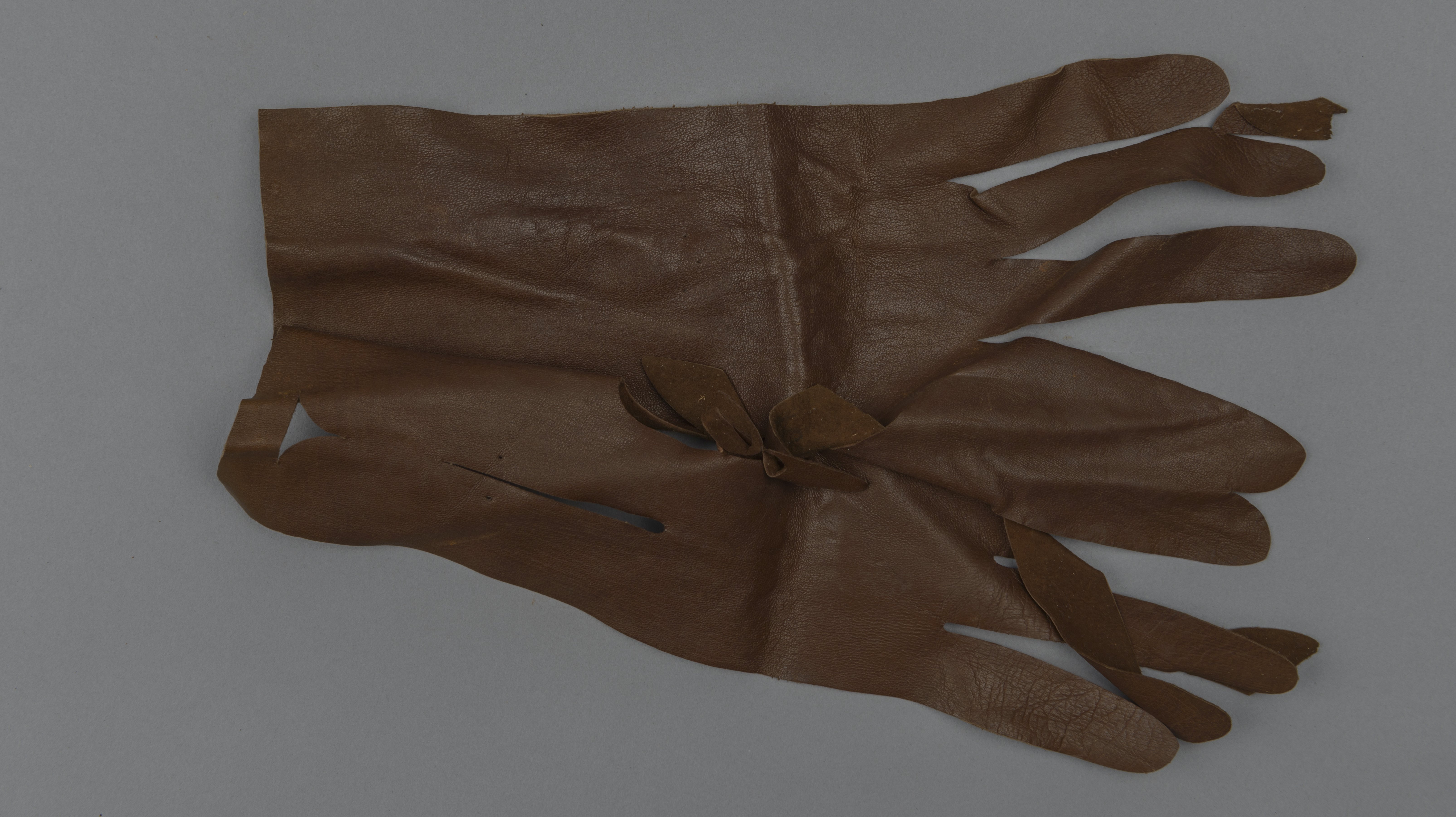 Rohling eines Handschuhs (Stadtmuseum Brandenburg an der Havel CC BY-NC-SA)