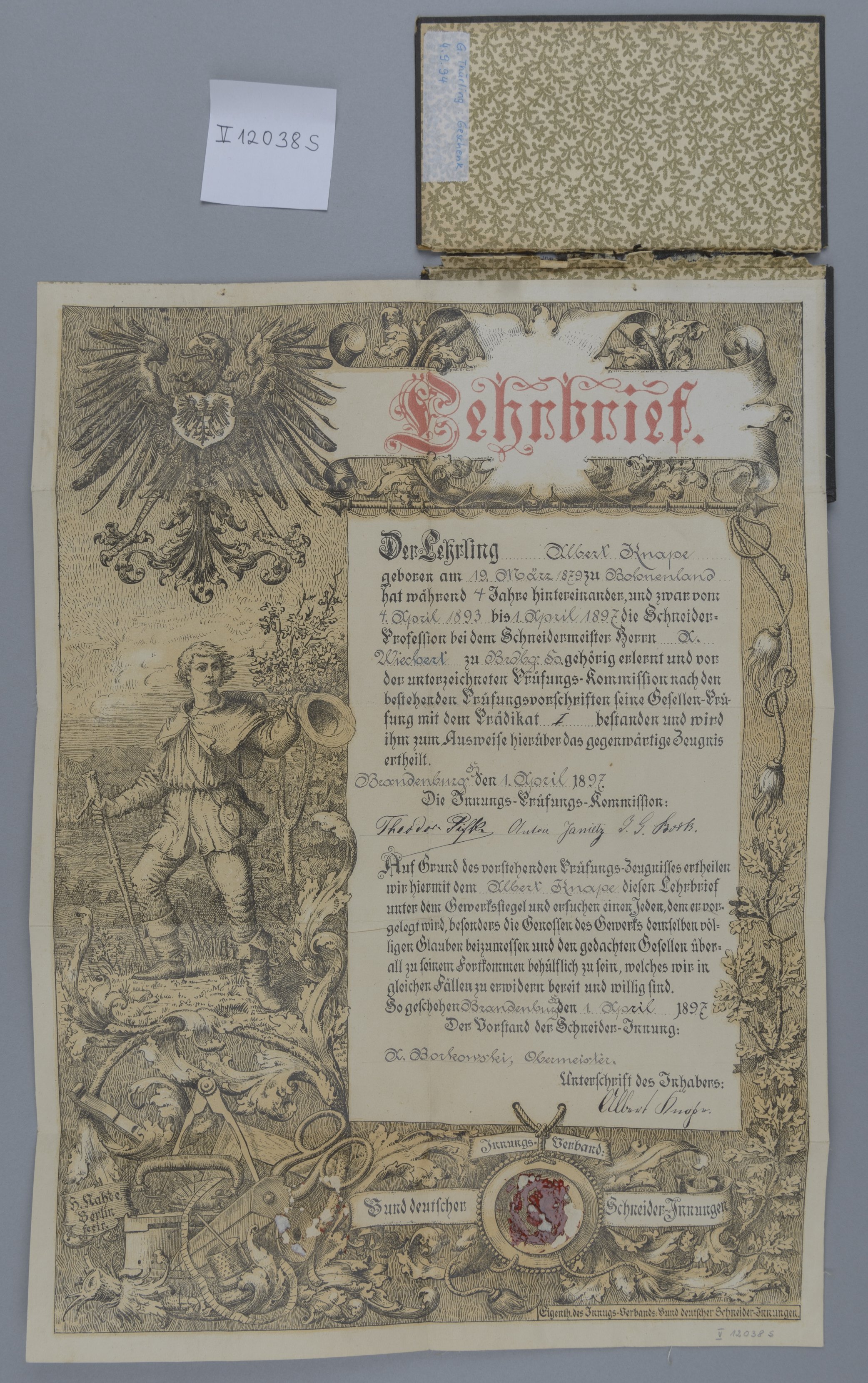 Lehrbrief der Schneiderinnung (Stadtmuseum Brandenburg an der Havel CC BY-NC-SA)