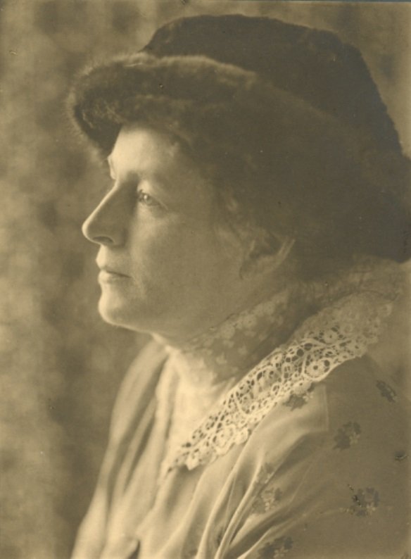 Porträtfotografie Gertrud Körner, um 1920 (Stadtmuseum Brandenburg an der Havel CC BY-NC)