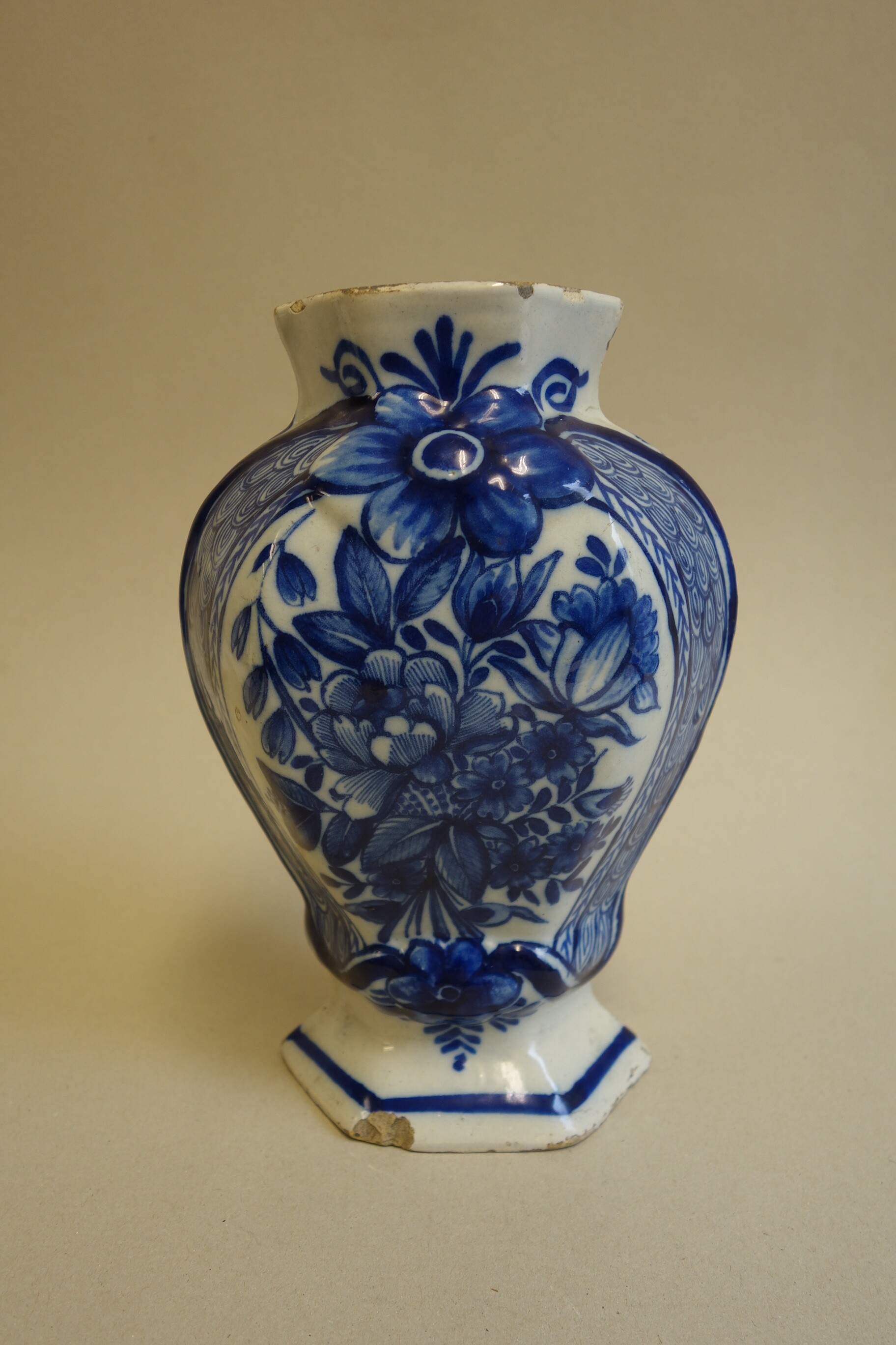 Vase mit Blumenbukett (Schauseite) (Potsdam Museum - Forum für Kunst und Geschichte CC BY-NC-SA)
