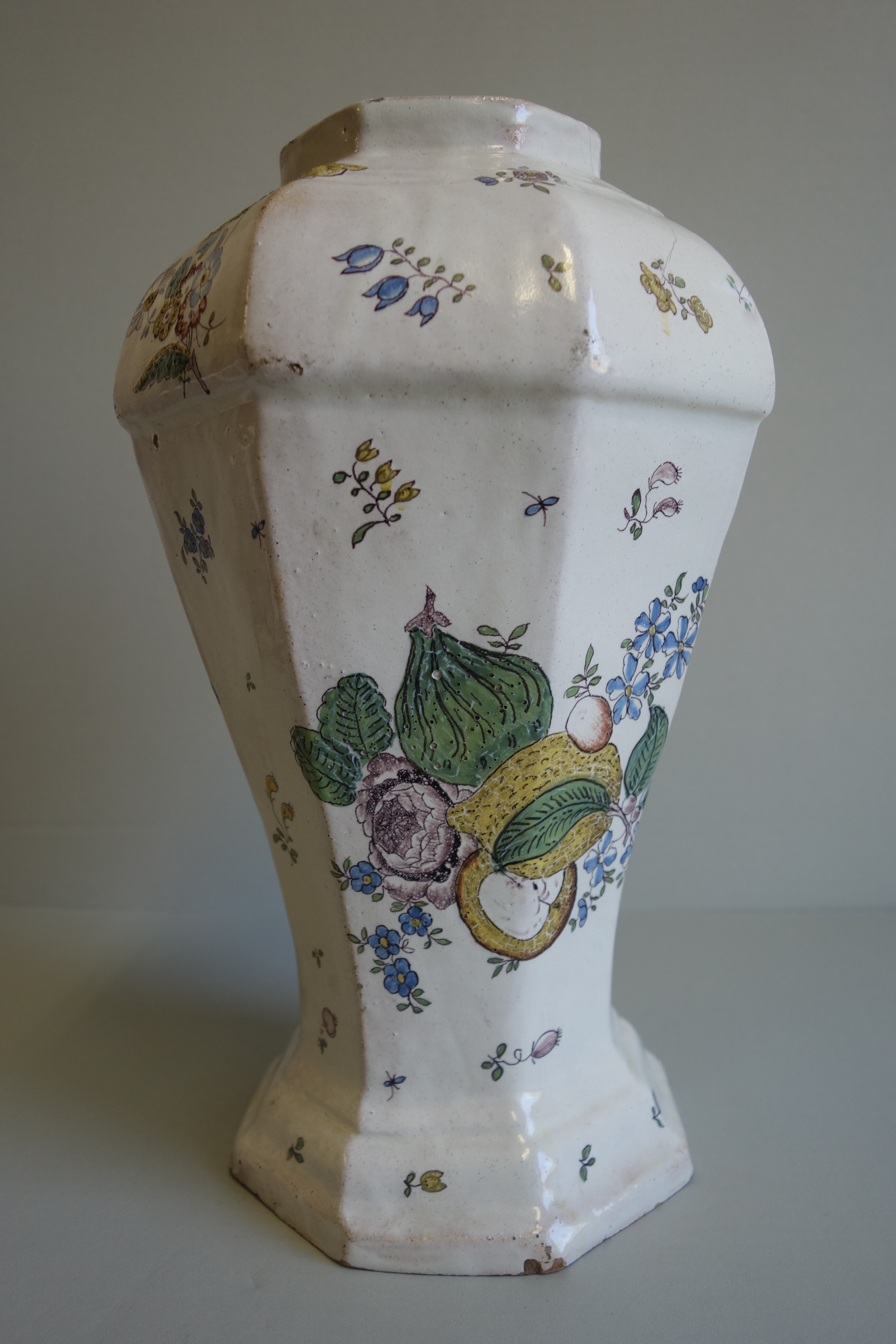 Vase mit sogenannten "deutschen Blumen" (Potsdam Museum - Forum für Kunst und Geschichte CC BY-NC-SA)