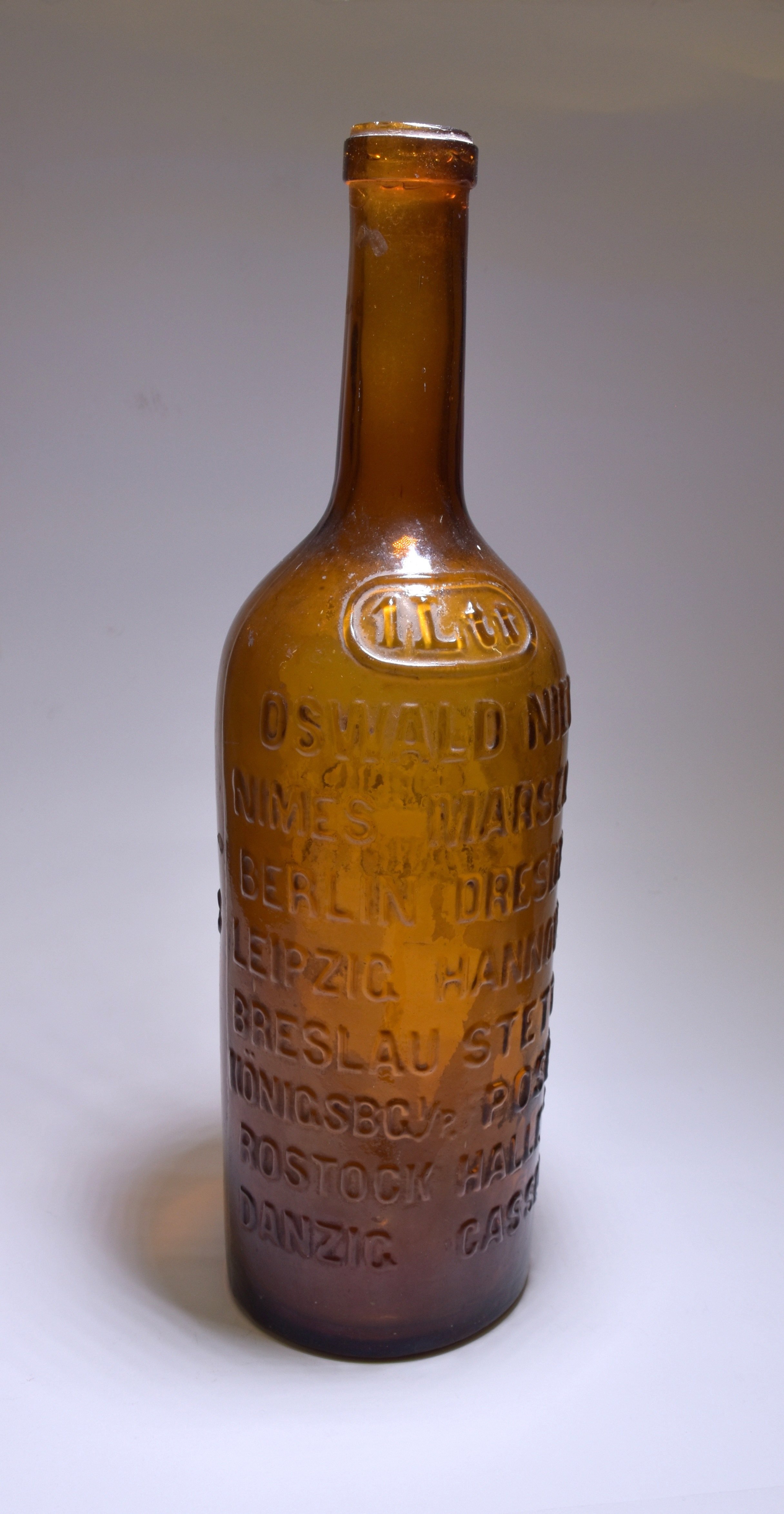Flasche der Weinhandlung Oswald Nier (Potsdam Museum - Forum für Kunst und Geschichte CC BY-NC-SA)