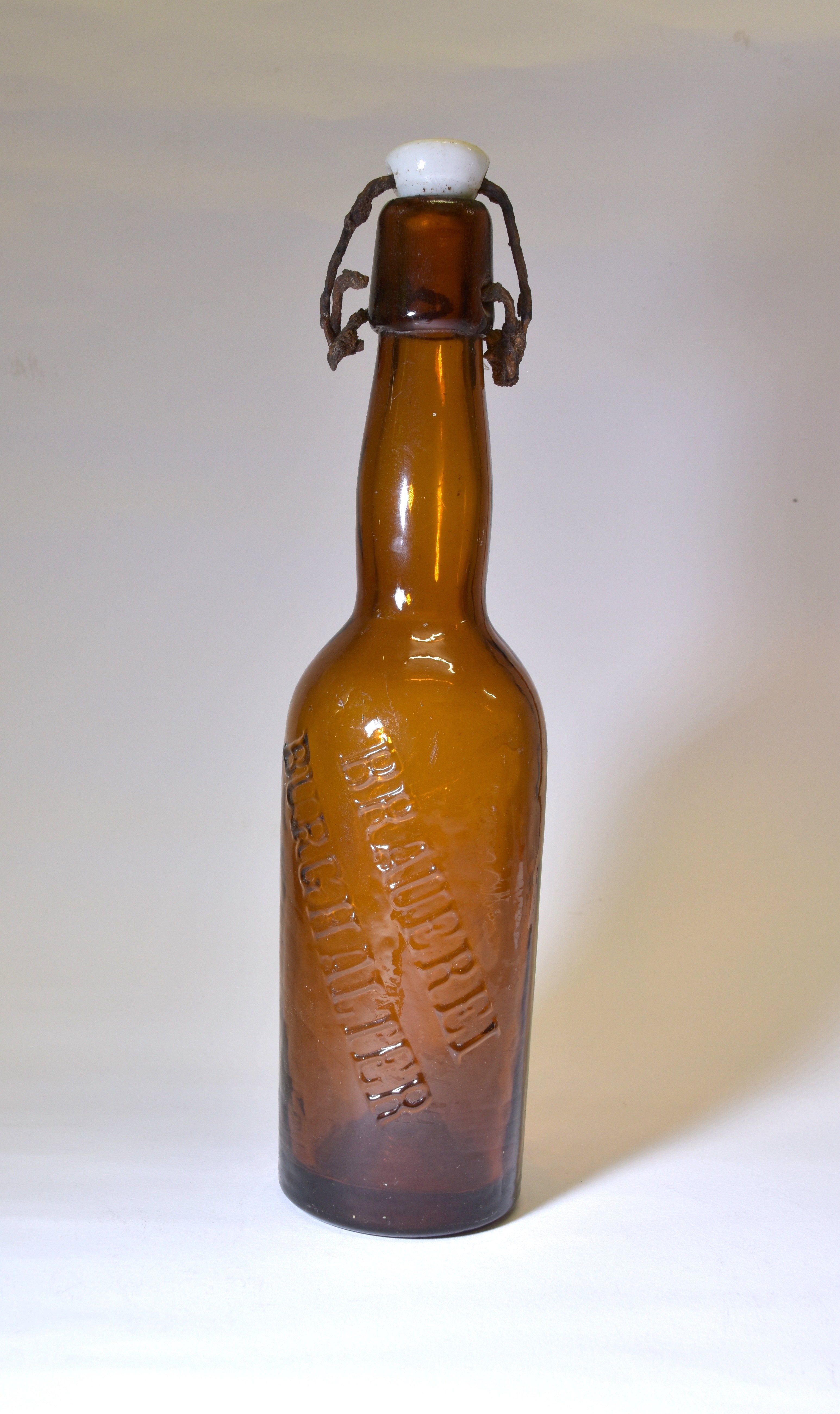 Flasche der Brauerei Burghalter (Potsdam Museum - Forum für Kunst und Geschichte CC BY-NC-SA)