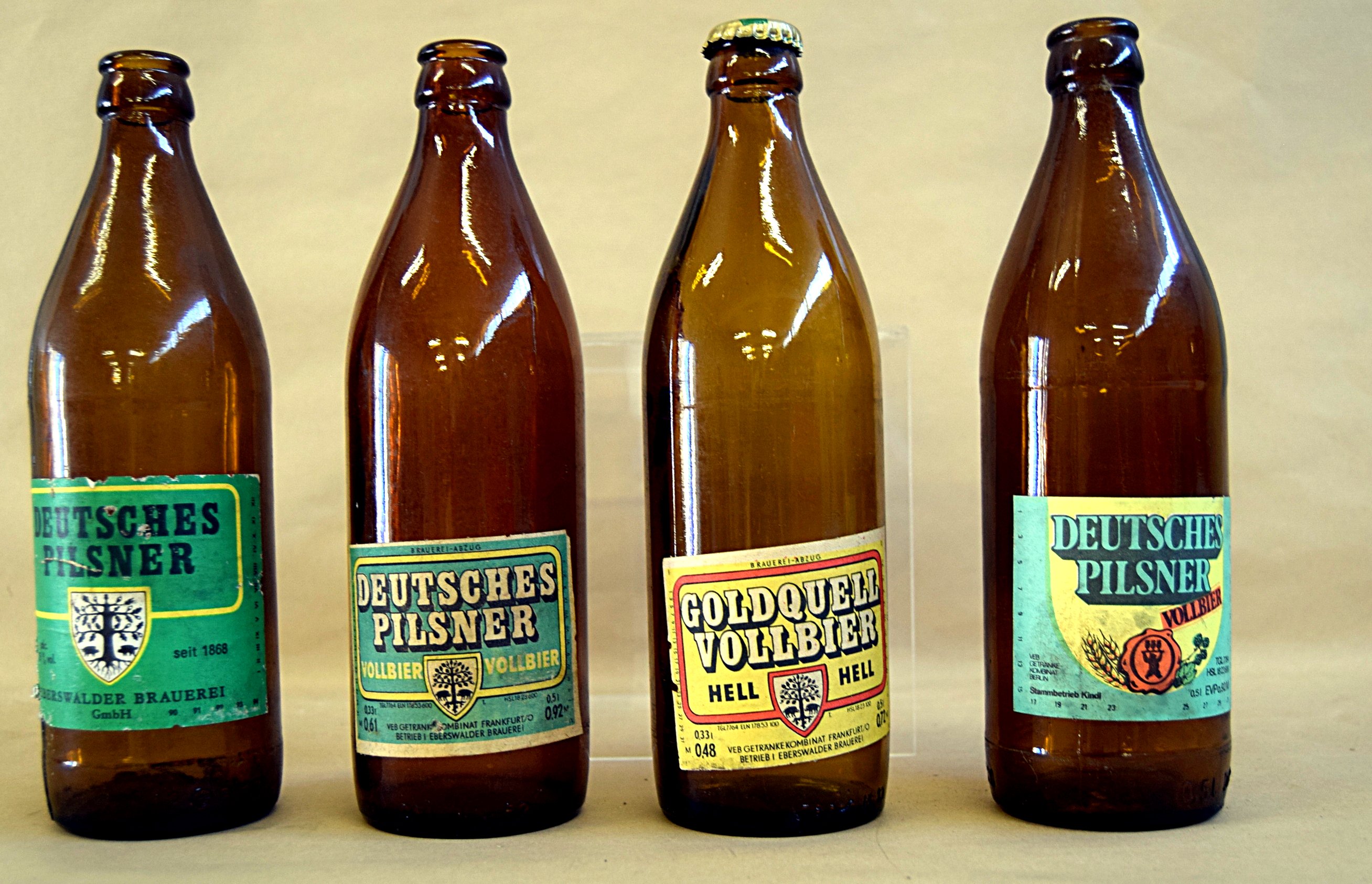 4 Bierflaschen mit Kronkorkenverschluss (Museum Eberswalde CC BY-NC-ND)