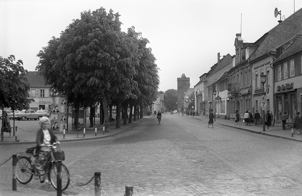 Beeskow, Geschäftsstraße (Heimatverein "Alter Krug" Zossen e.V. CC BY-NC-SA)