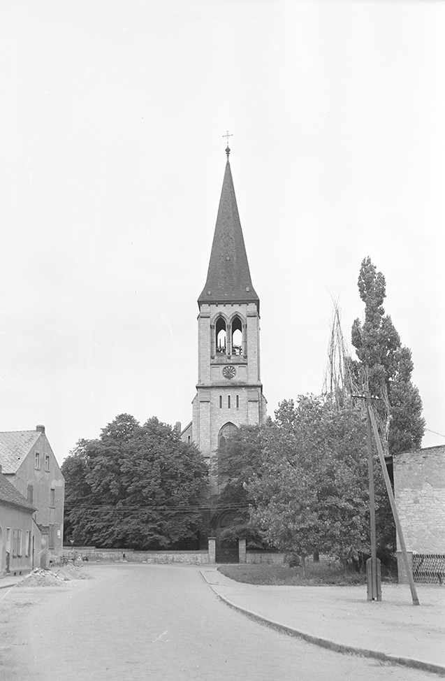 Atzendorf Ortsansicht 2 mit Blick zur Dorfkirche (Heimatverein "Alter Krug" Zossen e.V. CC BY-NC-SA)