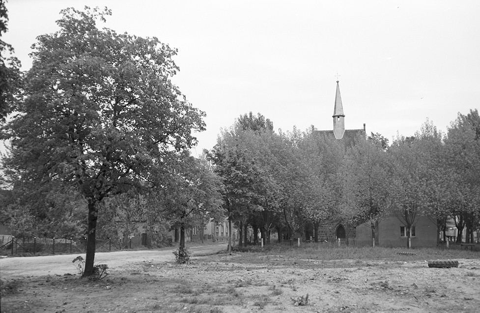 Eichholz, Ortsansicht 1, Ansicht mit Blick auf evangelische Kirche (Heimatverein "Alter Krug" Zossen e.V. CC BY-NC-SA)