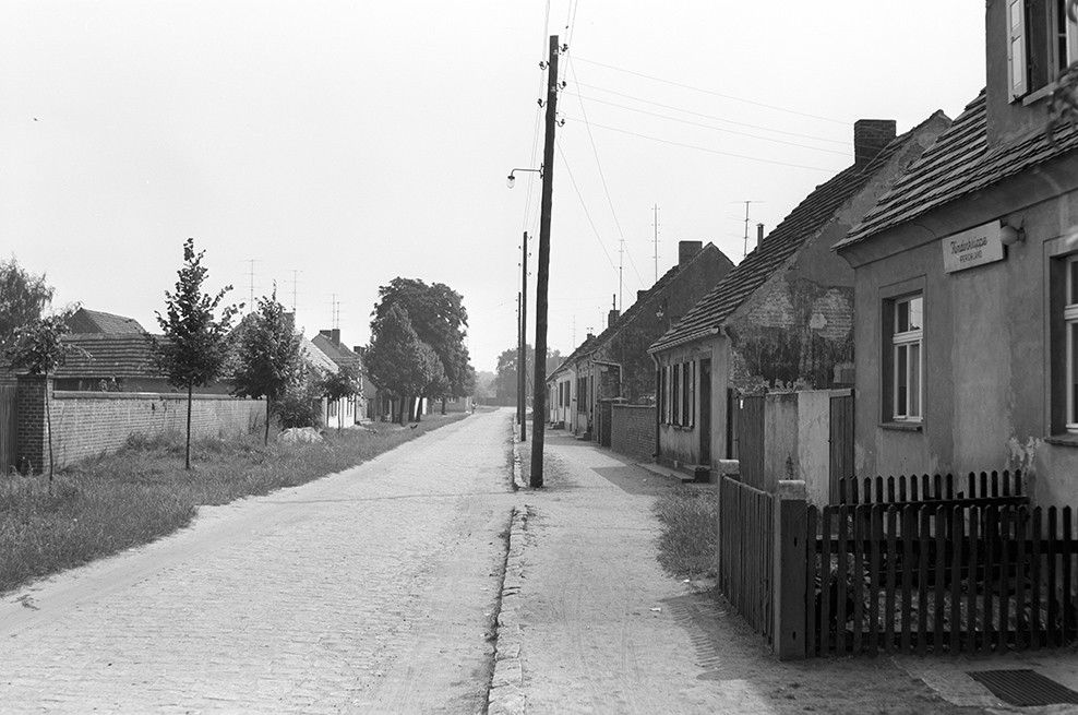 Ferchland, Ortsansicht 5 , erstes Haus rechts Kinderkrippe (Heimatverein "Alter Krug" Zossen e.V. CC BY-NC-SA)