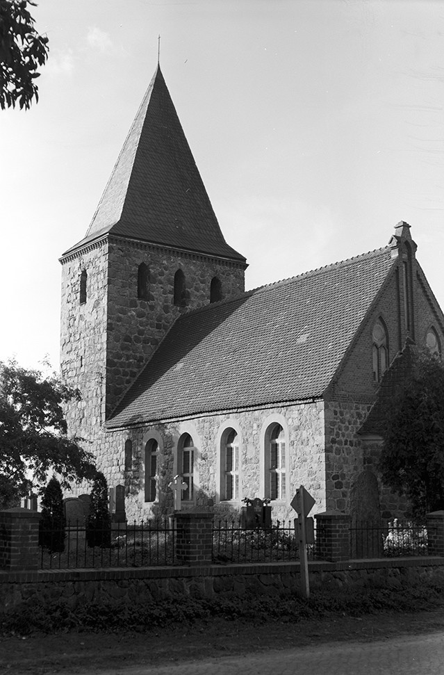 Güterfelde, Dorfkirche Ansicht 1 (Heimatverein "Alter Krug" Zossen e.V. CC BY-NC-SA)