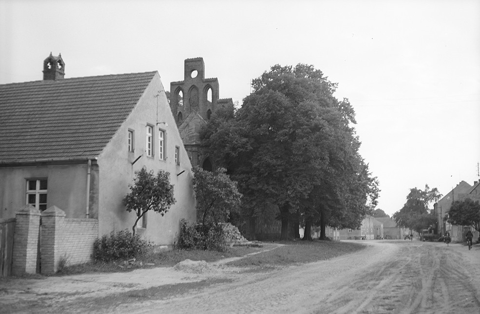 Hennickendorf, Ortsansicht 1 mit Dorfkirche (Heimatverein "Alter Krug" Zossen e.V. CC BY-NC-SA)