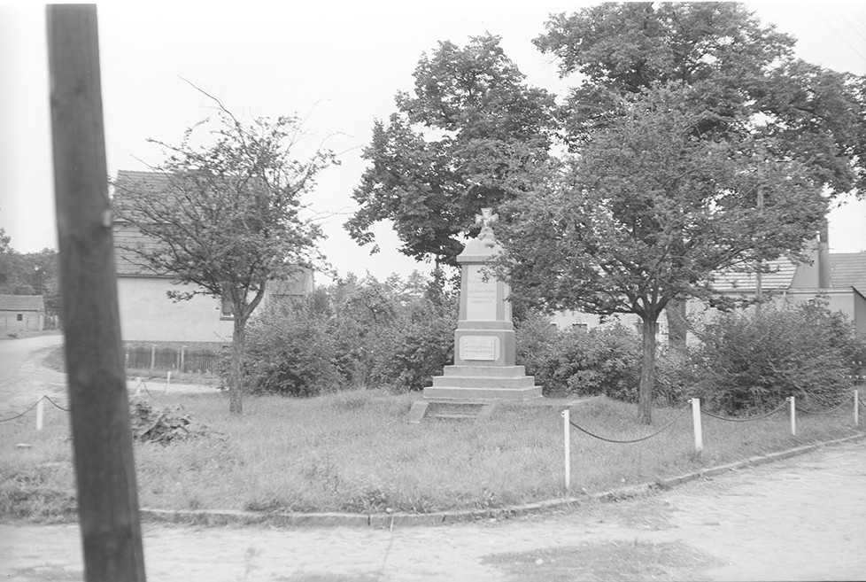 Kummersdorf Kriegerdenkmal (Heimatverein "Alter Krug" Zossen e.V. CC BY-NC-SA)