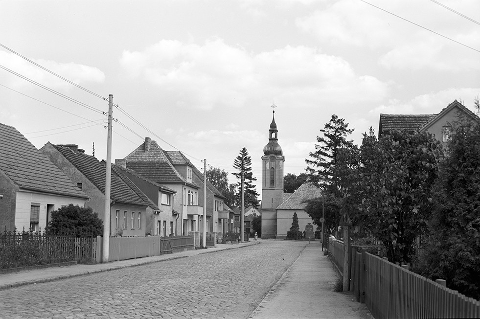 Neu Zittau, Ortsansicht 3 mit Dorfkirche 1 (Heimatverein "Alter Krug" Zossen e.V. CC BY-NC-SA)