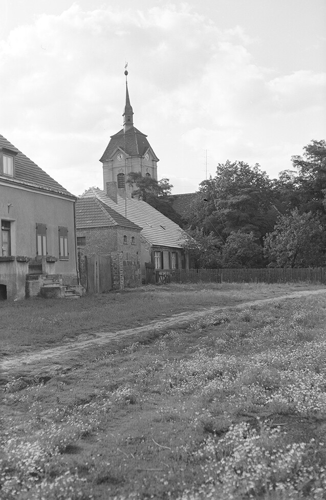 Altranft, Ortsansicht mit Dorfkirche (Heimatverein "Alter Krug" Zossen e.V. CC BY-NC-SA)