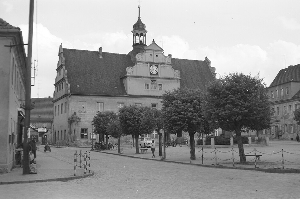 Belgern, Marktplatz mit Rathaus, Ansicht 2 (Heimatverein "Alter Krug" Zossen e.V. CC BY-NC-SA)