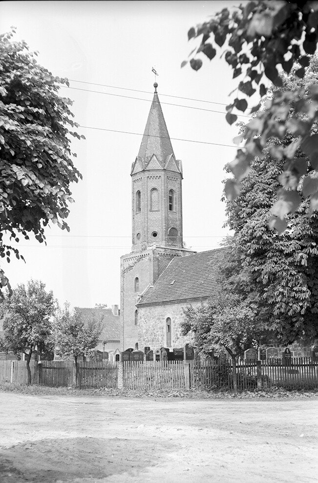 Dubro, Kirche St. Laurentius, Ansicht 2 (Heimatverein "Alter Krug" Zossen e.V. CC BY-NC-SA)