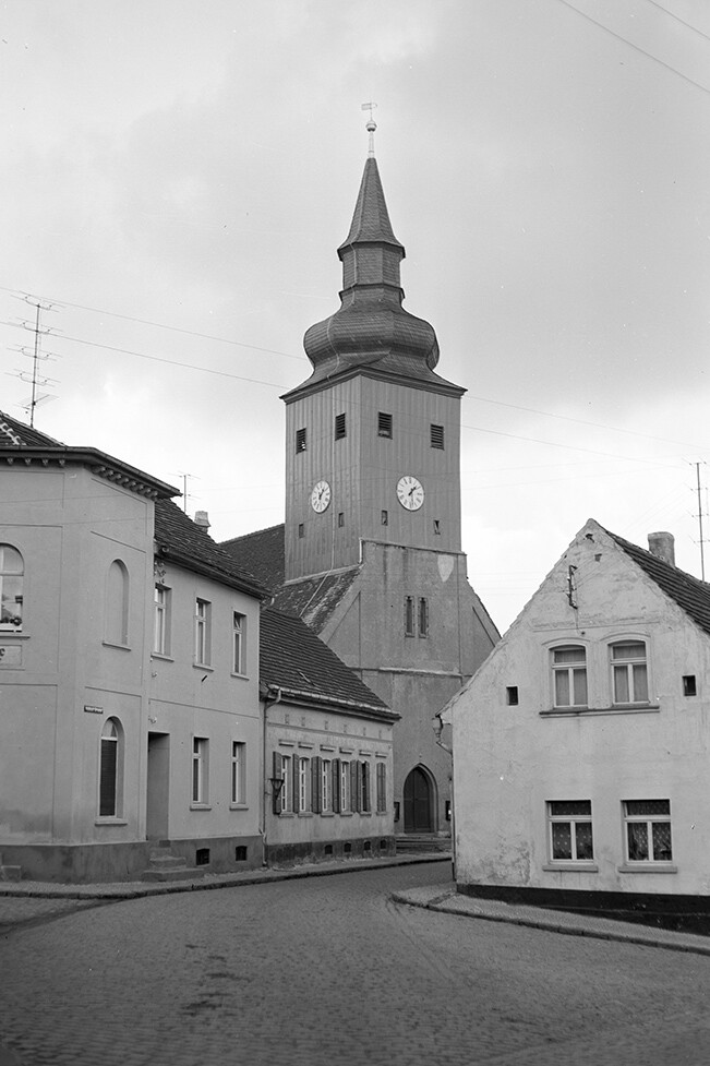Gröbzig, Kirche St. Marien, Ansicht 3 (Heimatverein "Alter Krug" Zossen e.V. CC BY-NC-SA)