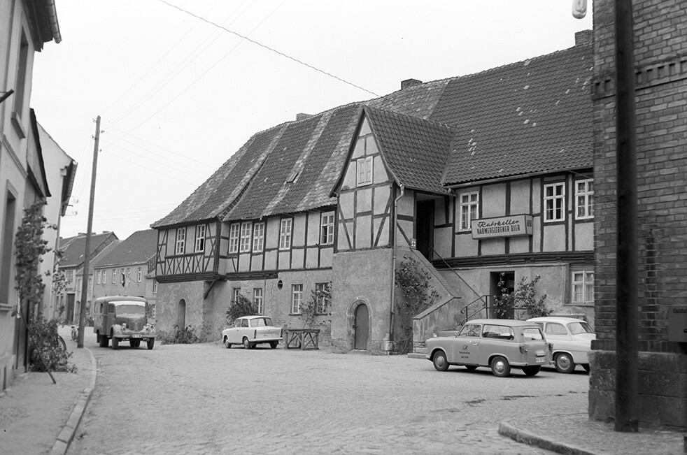 Hadmersleben, Rathaus mit Ratskeller (Heimatverein "Alter Krug" Zossen e.V. CC BY-NC-SA)