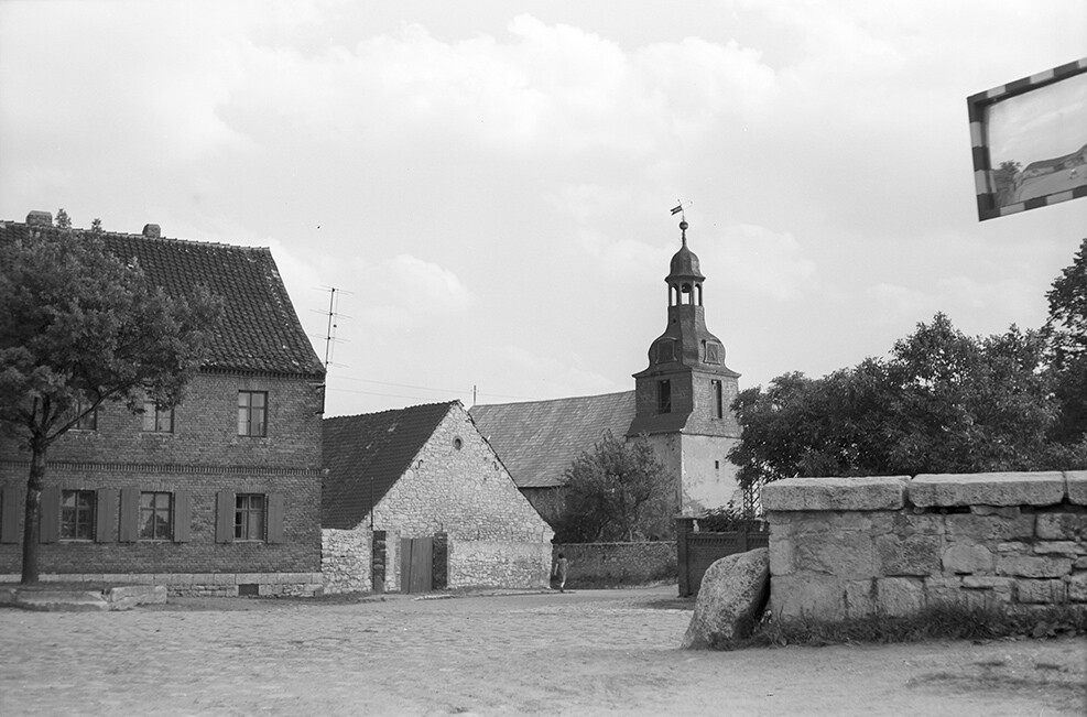 Hausneindorf, Ortsansicht 2 mit Dorfkirche (Heimatverein "Alter Krug" Zossen e.V. CC BY-NC-SA)