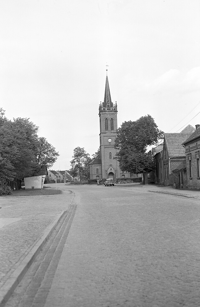 Holzdorf (Jessen), Ortsansicht 2 mit Dorfkirche (Heimatverein "Alter Krug" Zossen e.V. CC BY-NC-SA)