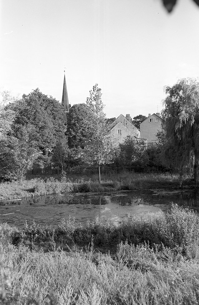 Langenweddingen, Ortsansicht 3 mit Kirche St. Georg und Fluss Sülze (Heimatverein "Alter Krug" Zossen e.V. CC BY-NC-SA)