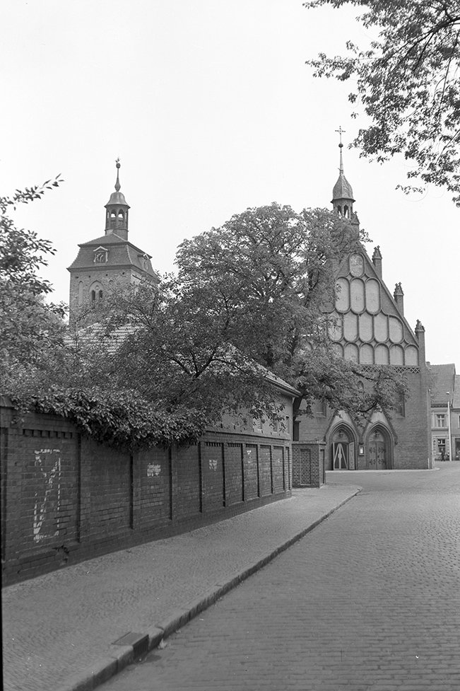 Luckenwalde, St. Johanniskirche und Marktturm (Heimatverein "Alter Krug" Zossen e. V. CC BY-NC-SA)