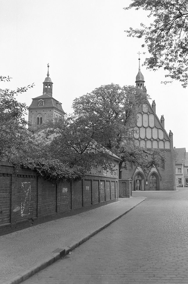 Luckenwalde, St. Johanniskirche und Marktturm, Ansicht 3 (Heimatverein "Alter Krug" Zossen e. V. CC BY-NC-SA)