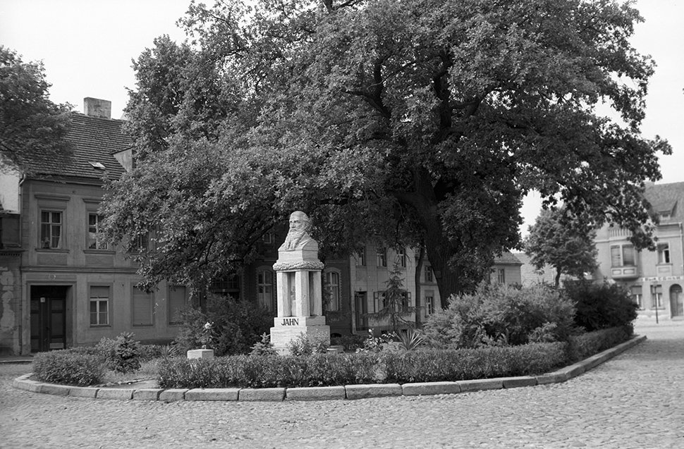 Mittenwalde, Friedrich-Ludwig-Jahn Denkmal, Ansicht 2 (Heimatverein "Alter Krug" Zossen e. V. CC BY-NC-SA)
