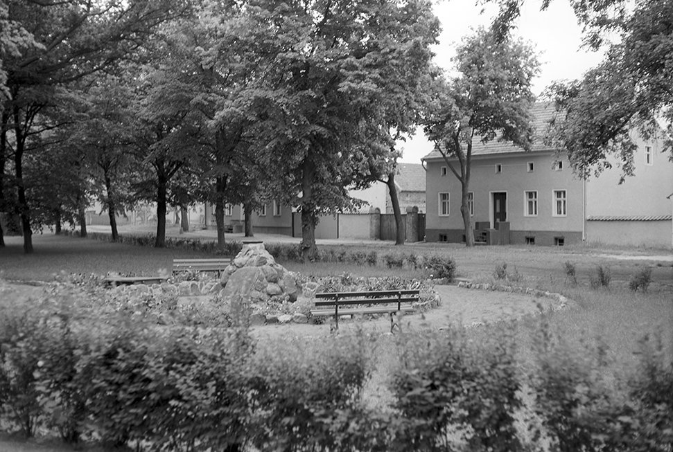 Motzen, Brunnen im Krespinski-Park (Heimatverein "Alter Krug" Zossen e. V. CC BY-NC-SA)