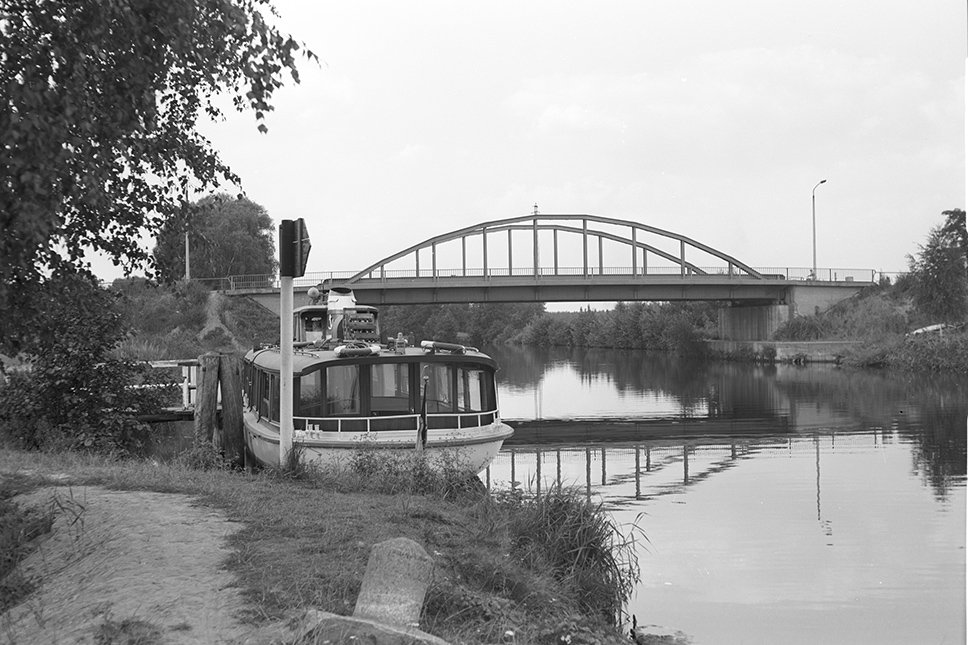 Müllrose, Anlegestelle Fahrgastschifffahrt und Kanalbrücke, Ansicht 2 (Heimatverein "Alter Krug" Zossen e. V. CC BY-NC-SA)