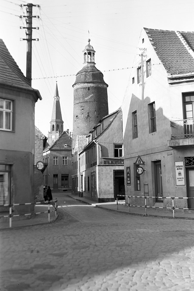 Prettin, Ortsansicht 1 mit Lichtenburger Torturm (Heimatverein "Alter Krug" Zossen e. V. CC BY-NC-SA)