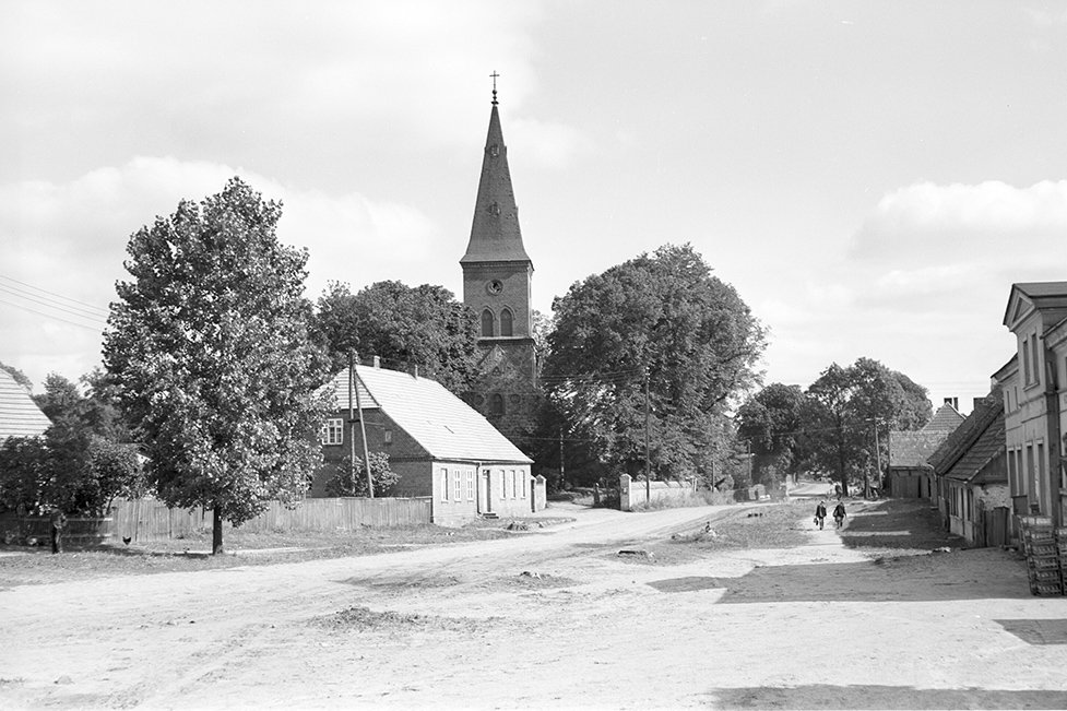 Ringenwalde, Ortsansicht 4 mit Dorfkirche (Heimatverein "Alter Krug" Zossen e. V. CC BY-NC-SA)