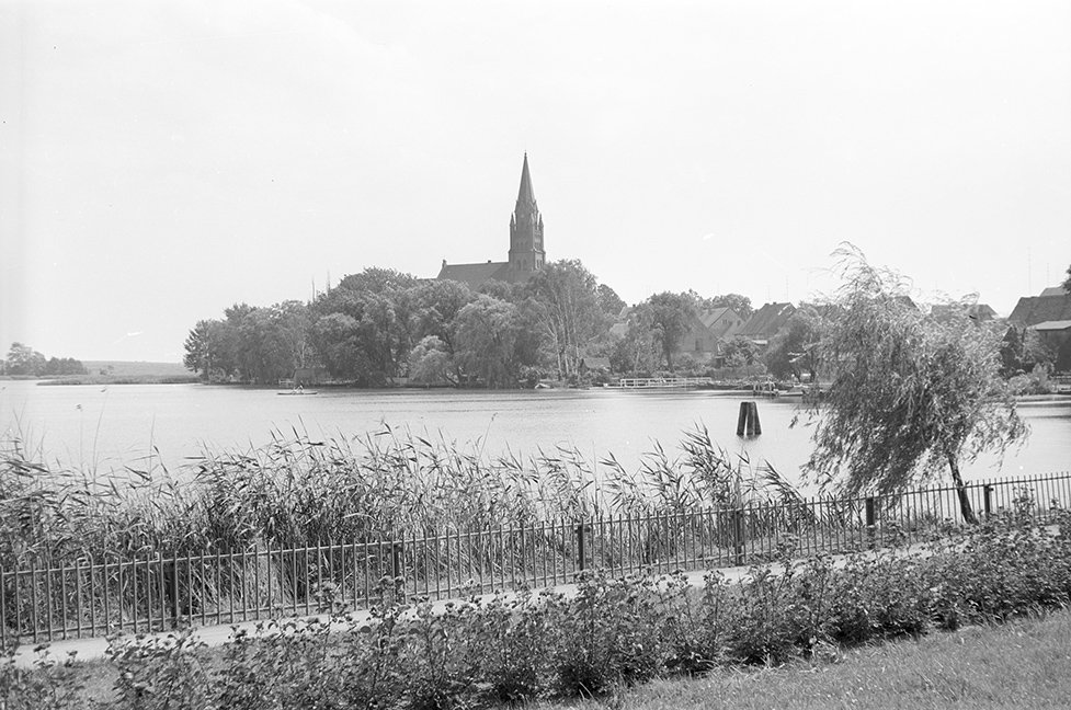 Röbel/Müritz, Ortsansicht 1 Müritz mit Marienkirche (Heimatverein "Alter Krug" Zossen e. V. CC BY-NC-SA)