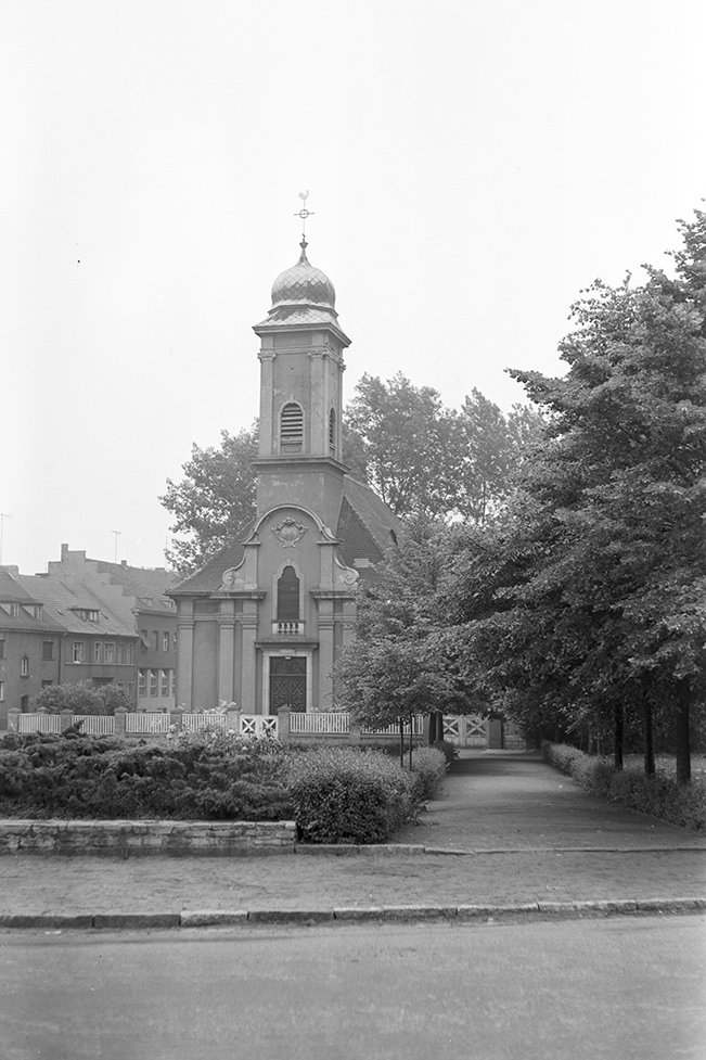 Roßlau (Elbe), Katholische Kirche Herz Jesu, Ansicht 1 (Heimatverein "Alter Krug" Zossen e. V. CC BY-NC-SA)