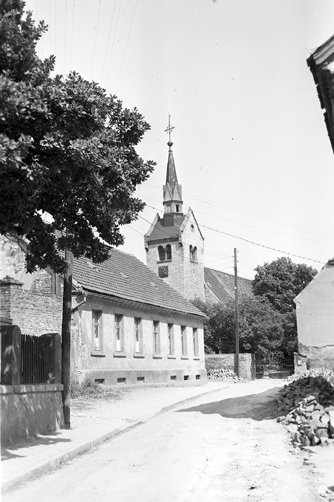 Schwaneberg, Ortsansicht 3 mit Evangelischer Kirche St. Lambertus (Heimatverein "Alter Krug" Zossen e. V. CC BY-NC-SA)