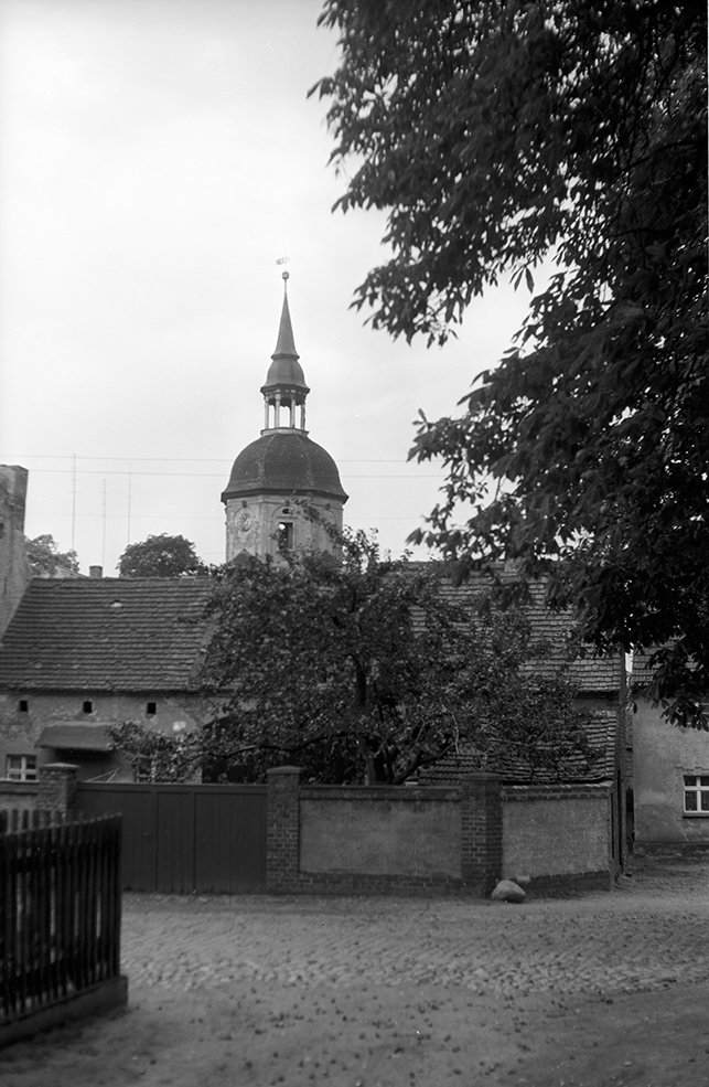 Schweinitz, Ortsansicht 5 mit Kirche Sankt Marien (Heimatverein "Alter Krug" Zossen e. V. CC BY-NC-SA)