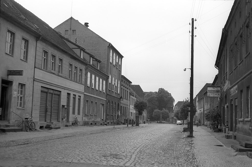 Schweinitz, Marktstraße mit Rathaus (höchstes Haus links) (Heimatverein "Alter Krug" Zossen e. V. CC BY-NC-SA)