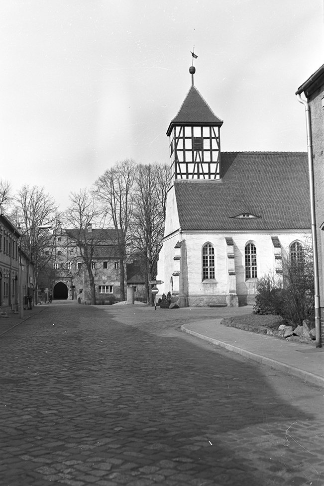 Sonnewalde, Ortsansicht 6 mit Stadtpfarrkirche und Vorderschloss (Heimatverein "Alter Krug" Zossen e. V. CC BY-NC-SA)