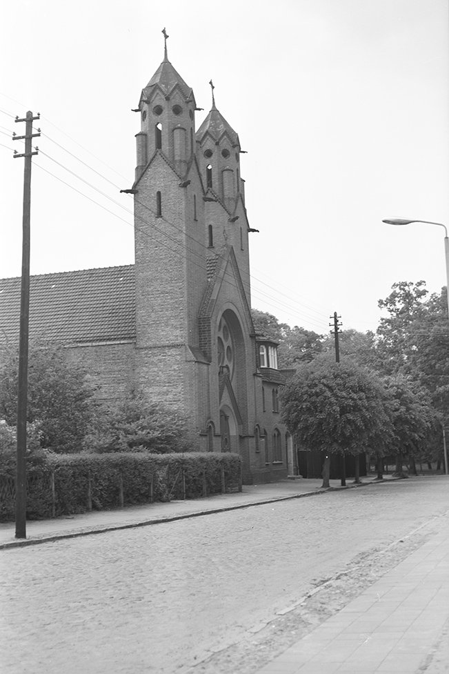 Trebbin, Kirche St. Joseph, Ansicht 2 (Heimatverein "Alter Krug" Zossen e. V. CC BY-NC-SA)