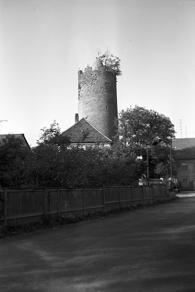 Triptis, Ortsansicht 4 mit Bergfried Burg Triptis (Heimatverein "Alter Krug" Zossen e. V. CC BY-NC-SA)