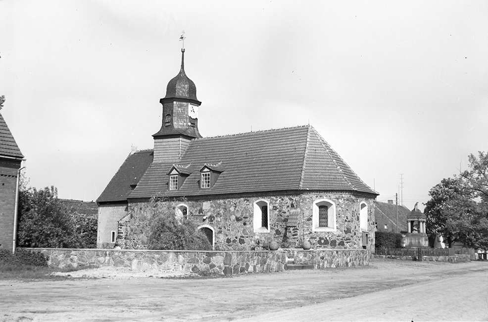 Tröbitz, Evangelische Kirche, Ansicht 2 (Heimatverein "Alter Krug" Zossen e. V. CC BY-NC-SA)
