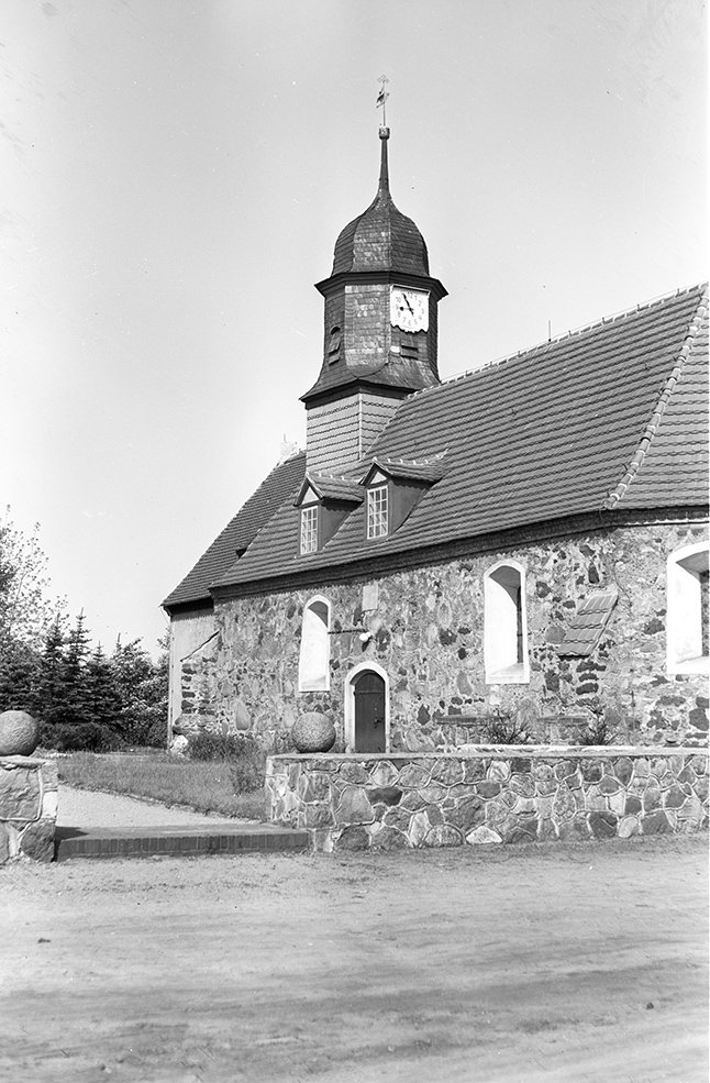Tröbitz, Evangelische Kirche, Ansicht 3 (Heimatverein "Alter Krug" Zossen e. V. CC BY-NC-SA)