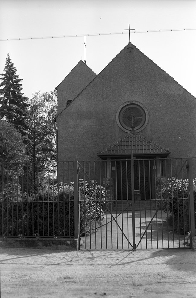 Tröbitz, Katholische Kirche St. Michael, Ansicht 2 (Heimatverein "Alter Krug" Zossen e. V. CC BY-NC-SA)