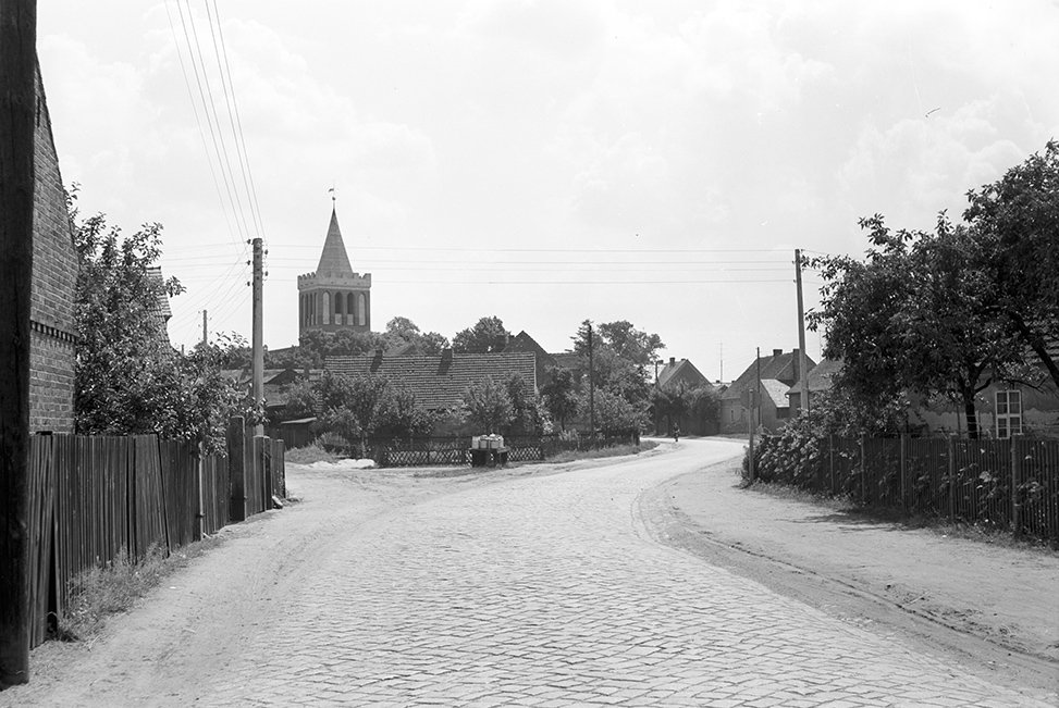 Werben (Spreewald), Ortsansicht 1 mit Dorfkirche Werben (Heimatverein "Alter Krug" Zossen e. V. CC BY-NC-SA)