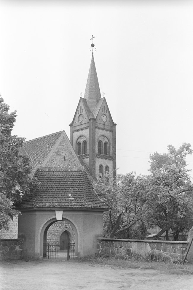 Wiesenburg/Mark, evangelische Kirche Sankt Marien, Ansicht 3 (Heimatverein "Alter Krug" Zossen e. V. CC BY-NC-SA)