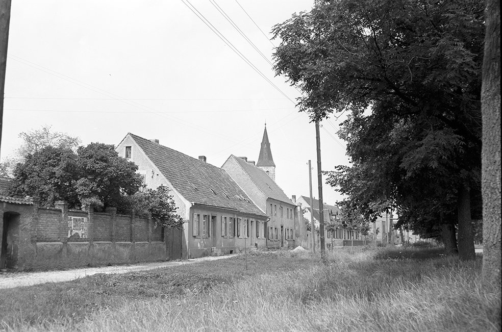 Wolmirsleben, Ortsansicht 3 mit Kirche St. Nikolai (Heimatverein "Alter Krug" Zossen e. V. CC BY-NC-SA)