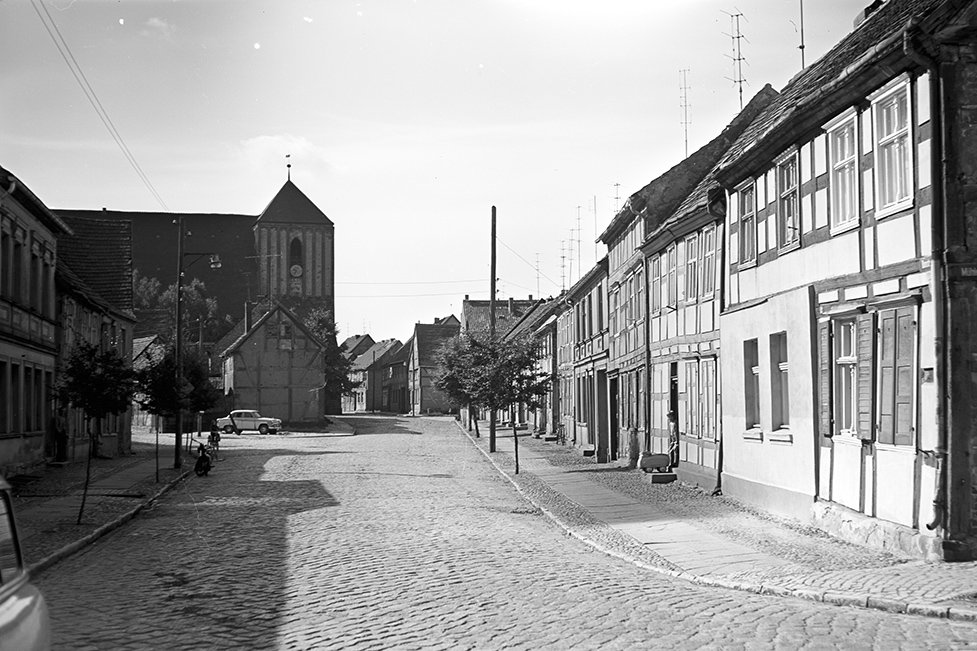 Wusterhausen/Dosse, Ortsansicht 11 mit Kirche St. Peter und Paul (Heimatverein "Alter Krug" Zossen e. V. CC BY-NC-SA)