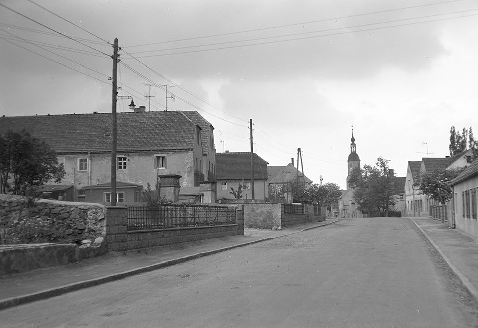 Zeithain, Ortsansicht 3 mit Kirche St. Michael (Heimatverein "Alter Krug" Zossen e. V. CC BY-NC-SA)